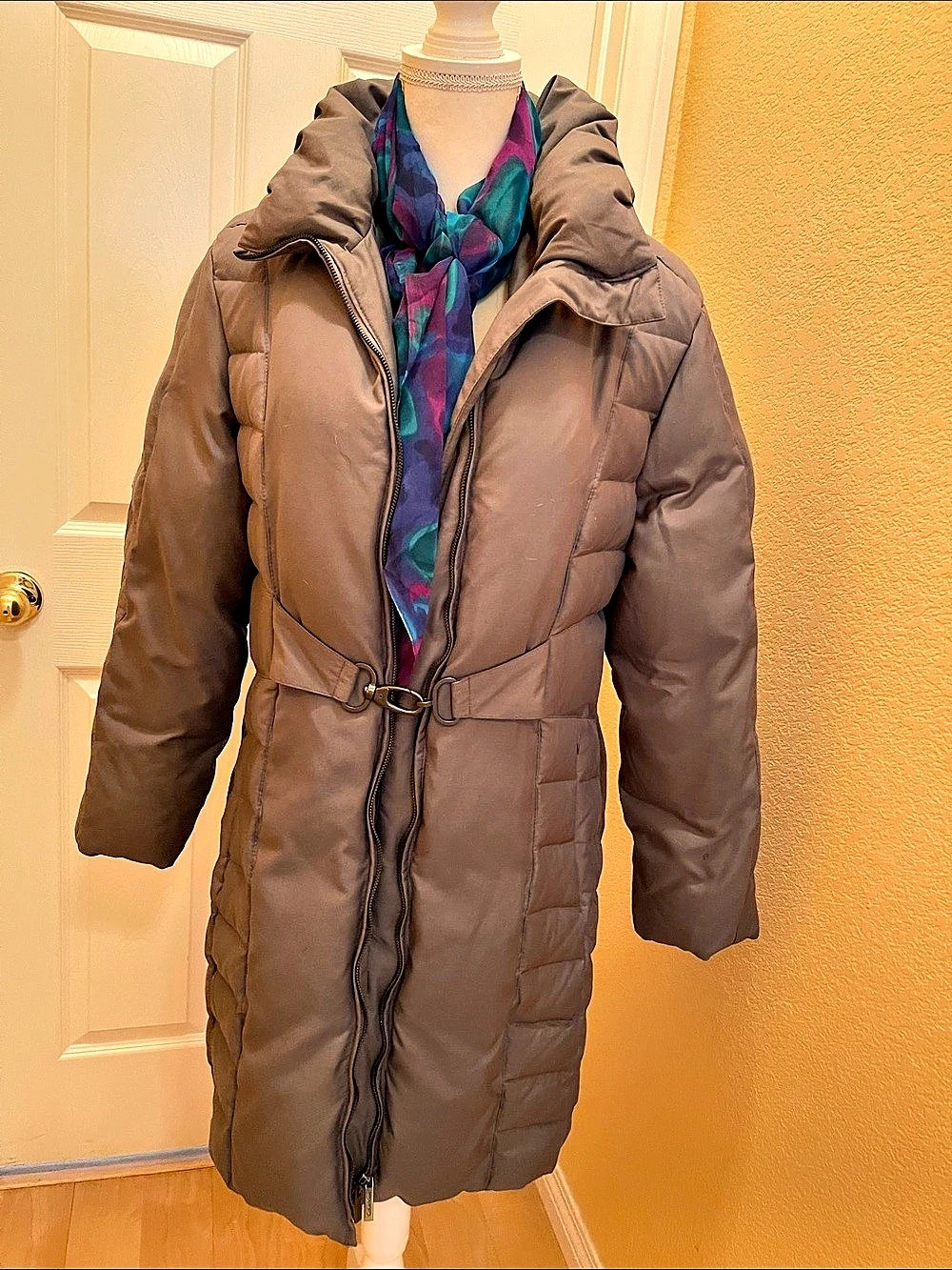 Calvin Klein Women's Puffer Coat in Taupe  Size PXL